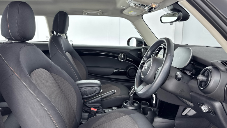 MINI Hatchback 1.5 Cooper Classic 3dr Auto Petrol Hatchback